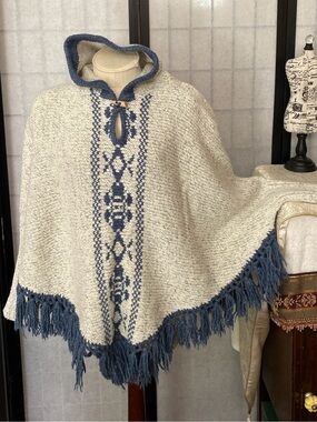 VTG 100% Wool Artisan Made Poncho Sweater Pullover MI Portugal